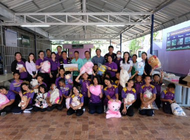 จัดกิจกรรมแจกของรางวัลและเลี้ยงอาหารกลางวันให้แก่เด็กนักเรียนโรงเรียนตำรวจตระเวนชายแดนบ้านโป่งตะแบก ... พารามิเตอร์รูปภาพ 9