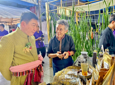 กลุ่มอาชีพในจังหวัดเพชรบูรณ์ร่วมจำหน่ายสินค้าในงาน ... พารามิเตอร์รูปภาพ 5