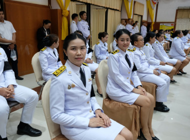 ร่วมพิธีวางพวงมาลาถวายราชสักการะพระบาทสมเด็จพระมงกุฎเกล้าเจ้าอยู่หัว ... พารามิเตอร์รูปภาพ 3